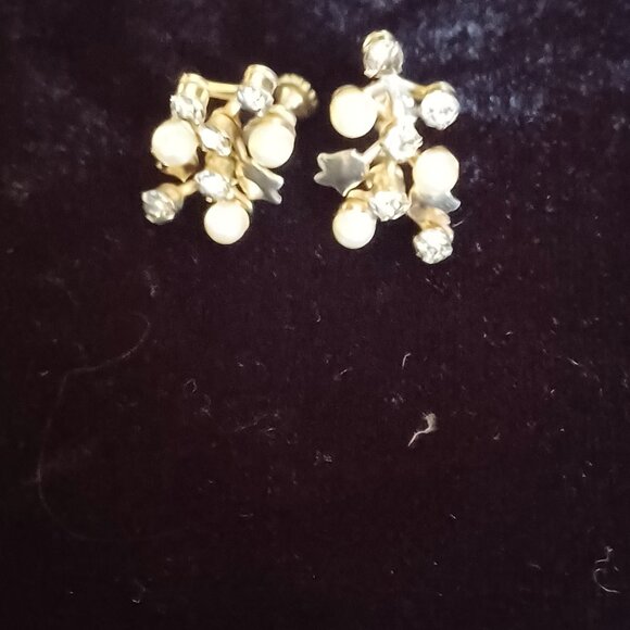 Vintage Rhinestone & Faux Pearl Brooch with Matching Earrings - Picture 3 of 6